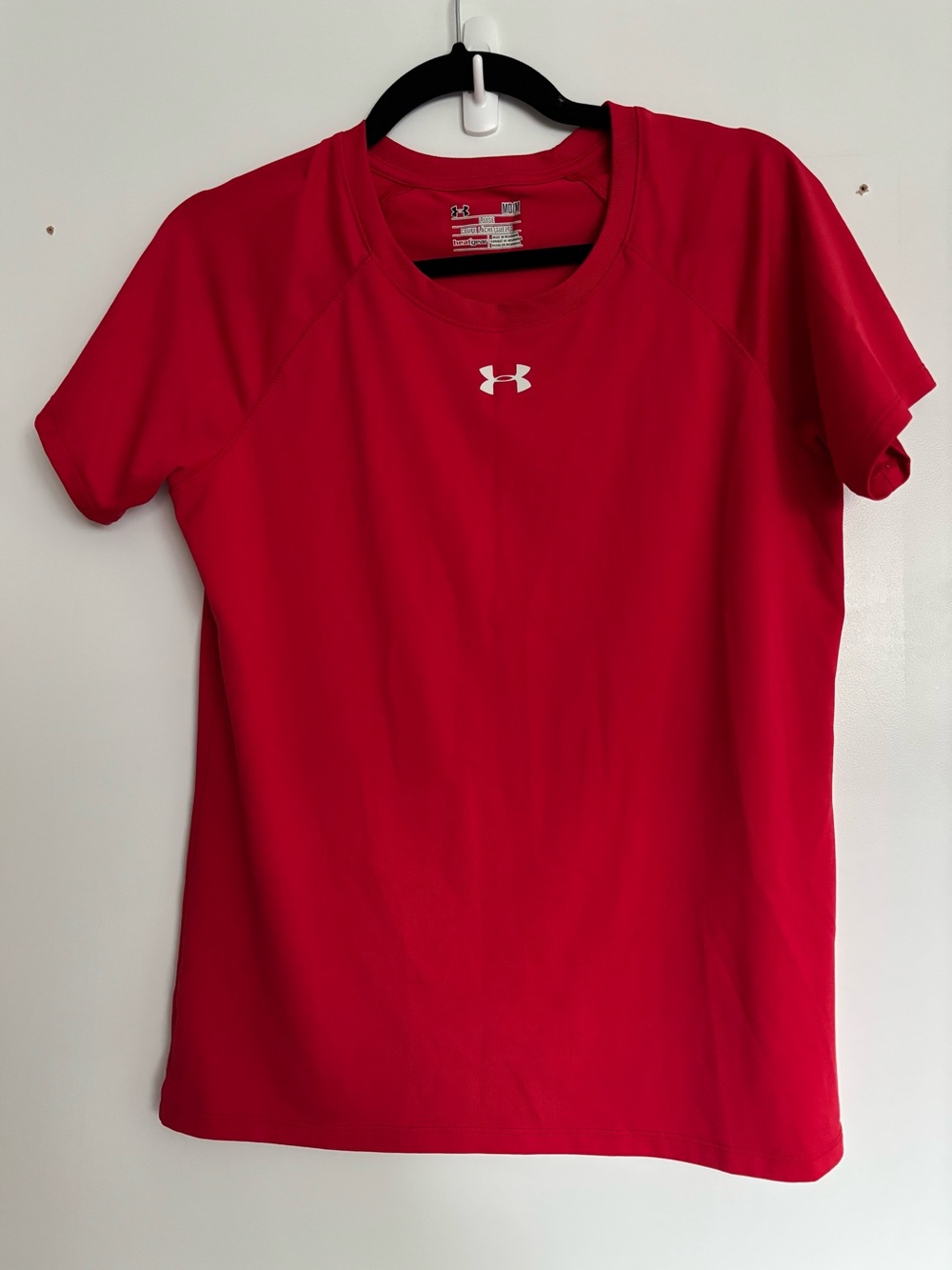 Under Armour Performance Tee Loose Fit Red Medium Short Sleeve Activewear